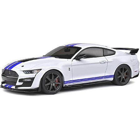 На картинке изображен Машинка Maisto 1:18 2020 Mustang Shelby GT500 (31452) white Машинка Maisto 1:18 2020 Mustang Shelby GT500 (31452) white