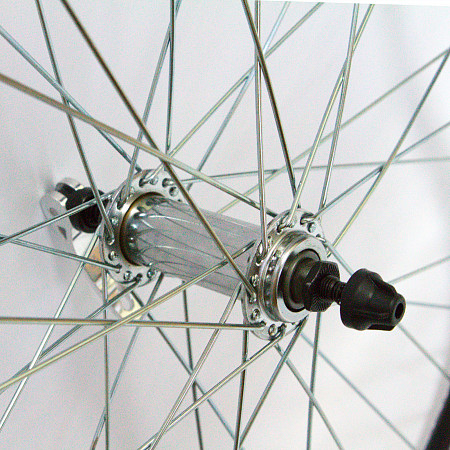 Переднее колесо 26" обод двойной black, втулка, эксцентрик, silver ZVK00008