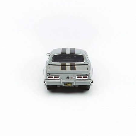 Масштабная модель автомобиля Maisto 1:24 Шевроле Камаро Z/28 (32508) grey