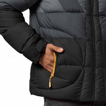 На картинке изображен Куртка мужская Jack Wolfskin 365 Getaway Jacket M black Куртка мужская Jack Wolfskin 365 Getaway Jacket M black