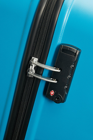 Чемодан средний American Tourister Oceanfront 55см 31G*11 901 light blue