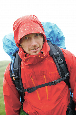 На картинке изображен Чехол от дождя Deuter Raincover II 39530-3013 coolblue (2020-21) Чехол от дождя Deuter Raincover II 39530-3013 coolblue (2020-21)