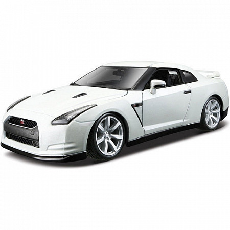 Коллекционная модель Bburago 1:18 Nissan GT-R (18-12079) white