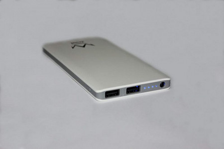 На картинке изображен Портативное зарядное устройство Jewel Package на 8000 mAh Портативное зарядное устройство Jewel Package на 8000 mAh
