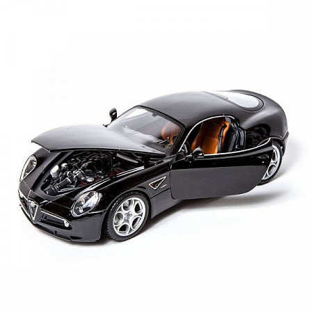 Коллекционная машина Bburago 1:18 Alfa Romeo 8C (18-12077) в асс.